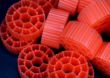 acheter Chine usine k1 kaldnes plastique médias d'élevage de poissons biotransporteur flottant pour l'aquaculture RAS mbbr réacteur HDPE FDA SAFTY online manufacture