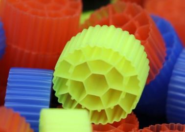 acheter Matériau HDPE vierge noir MBBR Filtre en plastique pour aquarium 25 mm x 12 mm online manufacture