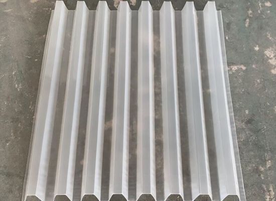 acheter Pour le traitement de l'eau, le tube de dépôt Lamella Media est constitué de 100% de PVC vierge Pp Mateial online manufacture