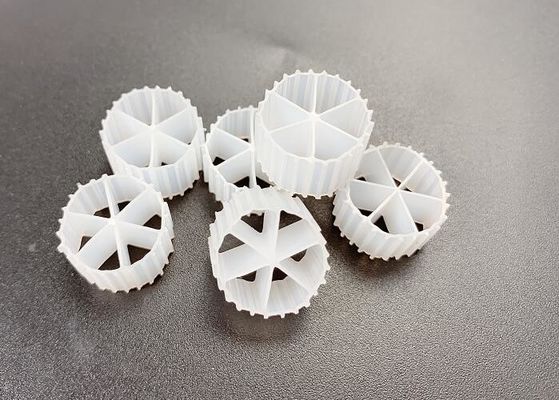 acheter Surface de grande taille PE04 vierge HDPE couleur blanche Mbbr Biocell Filter Media 800m2/M3 online manufacture
