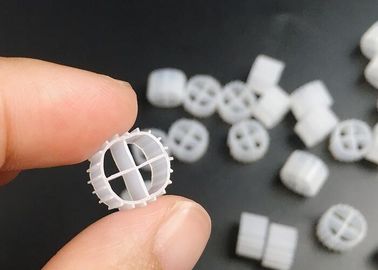Économie d'espace en blanc MBBR Filtre médias Biomédias Opération simple Maintenance