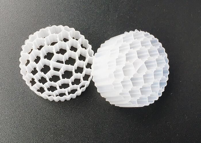 Biotube à cellules actives MBBR Filtre en plastique Média Blanc Couleur 800 m2/m3