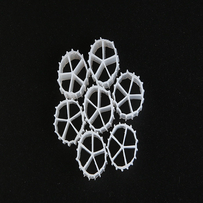 Les médias de filtration MBBR de couleur naturelle et le matériau vierge HDPE MBBR Bio Media pour RAS 10 * 7 mm
