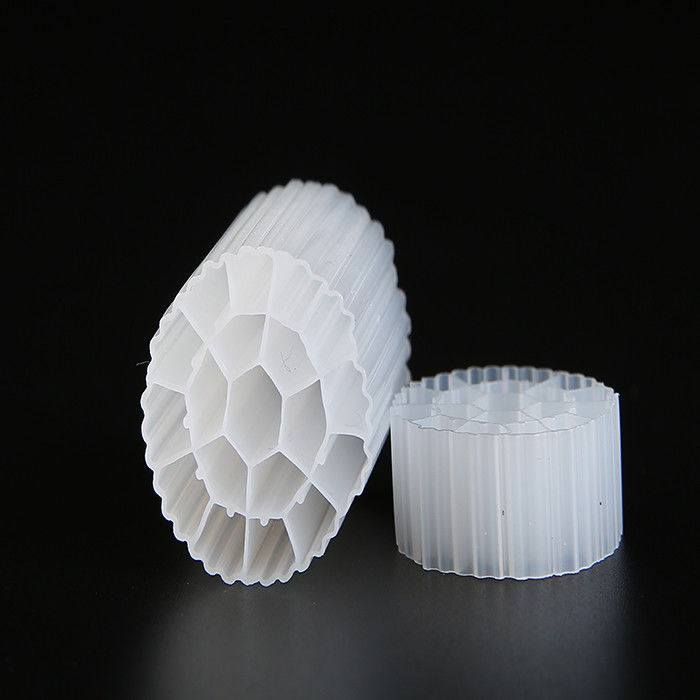 MBBR Bio Balls PE MBBR Filtre médias 19 Numéros de trous pour le traitement des eaux usées