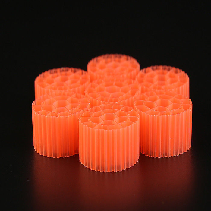 MBBR Biofilter Media Filtre plastique 0,96 - 0,98 g/cm3 Densité et couleur blanche