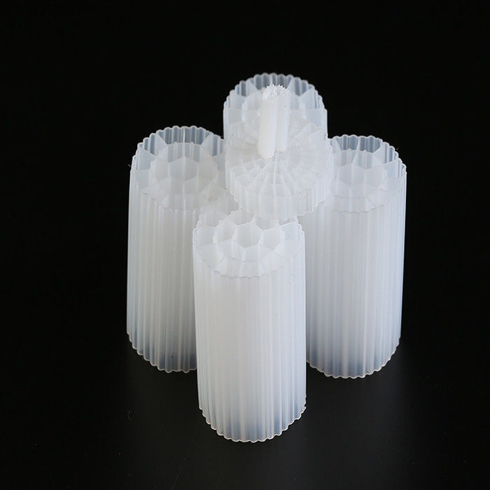 Produits de traitement de l'eau en plastique pour l'aquaponie MBBR Filtre médias 25*12mm Taille Bio Cel Pour étang