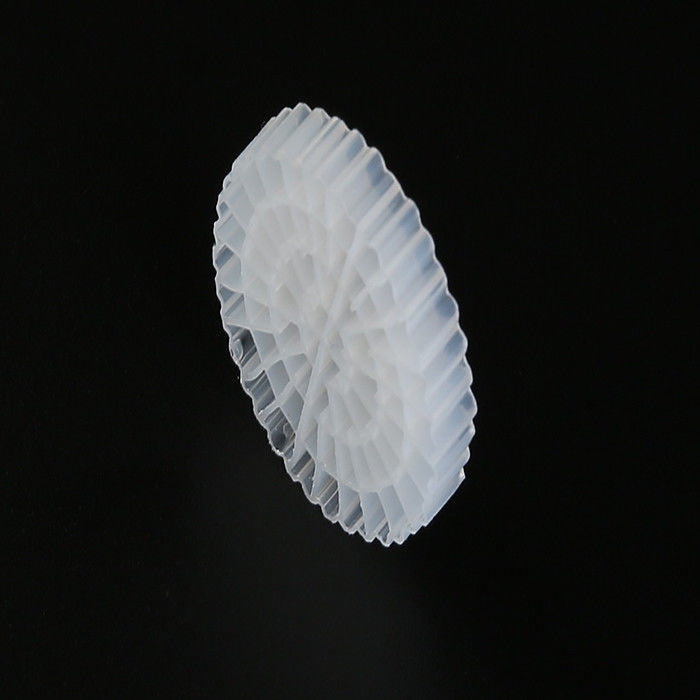25*4mm PE64 K5 MBBR Bio Media K5 Couleur blanche et matériau HDPE vierge pour le système RAS