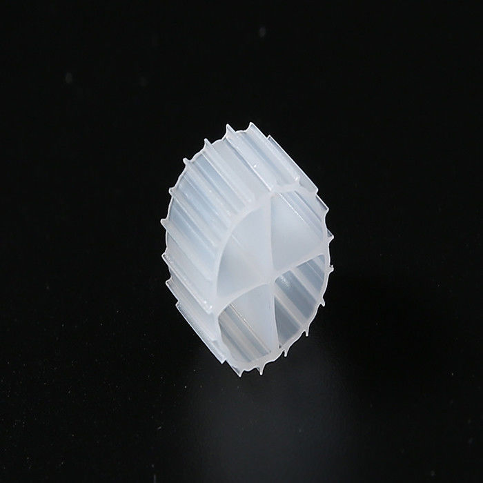 usine de traitement des eaux usées dotée d'une technologie de filtration multimédia mbbr kaldnes k1/k3 pour les systèmes d'aquaculture ras