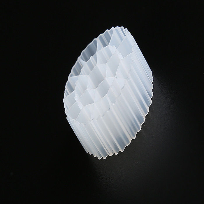 Chine usine k1 kaldnes plastique médias d'élevage de poissons biotransporteur flottant pour l'aquaculture RAS mbbr réacteur HDPE FDA SAFTY
