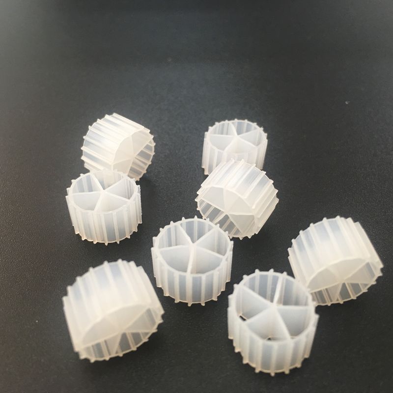 Matériau vierge HDPE MBBR Bio Media 10*7mm Taille pour une longue durée de vie