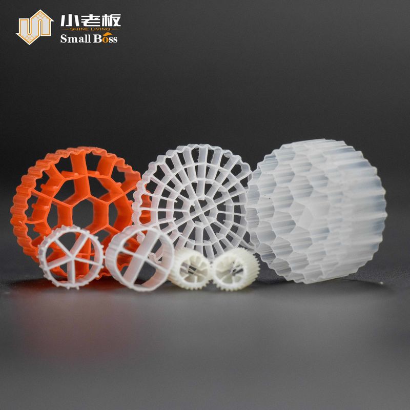 Filtre à biomasse MBBR à moule actif 25*10mm 38 chambres Saumon aquatique Aquiculture terrestre Porteur flottant