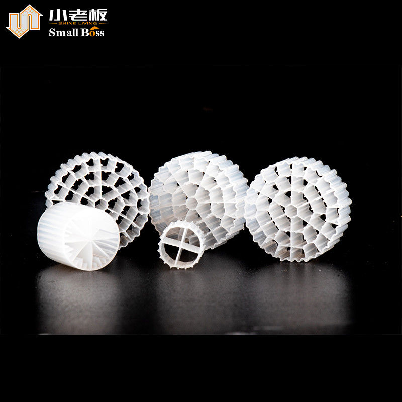 PE38 Réacteur à biofilm de lit mobile Blanc couleur naturelle Vierge Matériau HDPE Mbbr Porteur