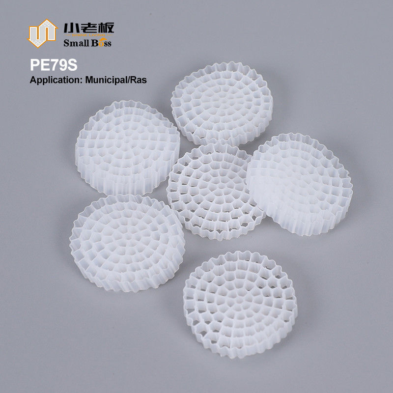 Matériau vierge HDPE Mbbr Bio Media K5 Couleur blanche Pour les équipements Ifas Filtre