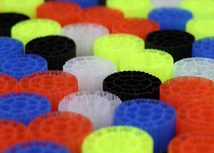 K3 Matériau HDPE de couleur blanche MBBR Filtre médias de traitement de l'eau Bio Cel Pour étang