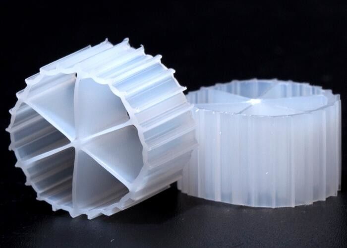 16*10mm Taille MBBR Filtre avec matériau vierge HDPE et formation rapide de biofilm porteur
