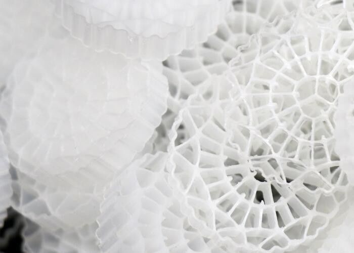 Traitement industriel de l'eau Biocelle Filtre de médias MBBR à base terrestre Porteur flottant