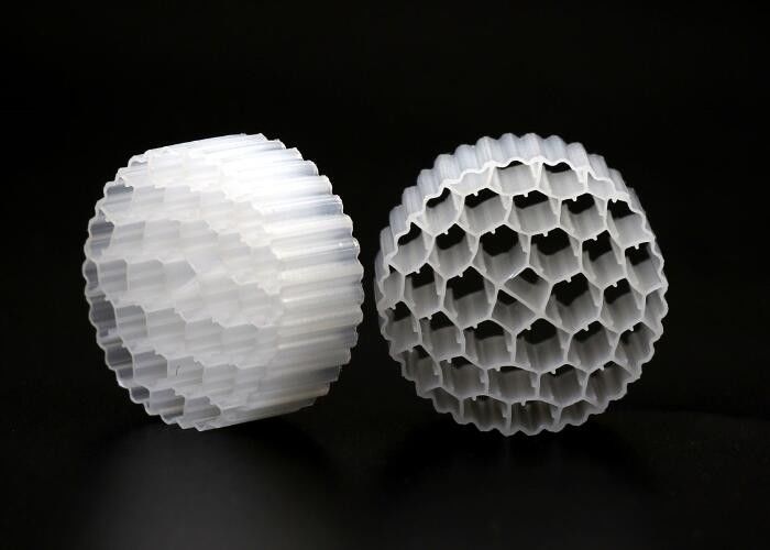 Réacteur de biofilm de lit mobile MBBR Porteur Bio Balls pour le traitement chimique de l'eau