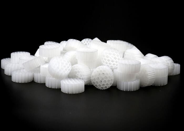 Moulures de médias de cellules biochimiques en HDPE MBBR en matière vierge FDA SAFY pour le traitement des eaux usées