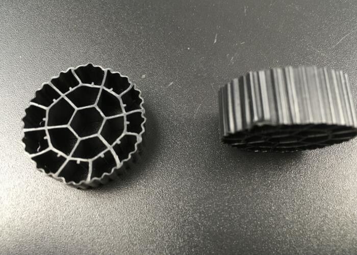 Couleur noire K3 MBBR Porteur de filtre pour le traitement industriel de l'eau 25*10 mm