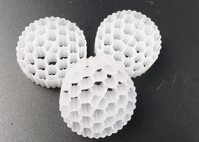 L'aquaponie Mbbr Biochips BIO Filtre médias économiser les ressources en eau Biofilm dynamique Croissance