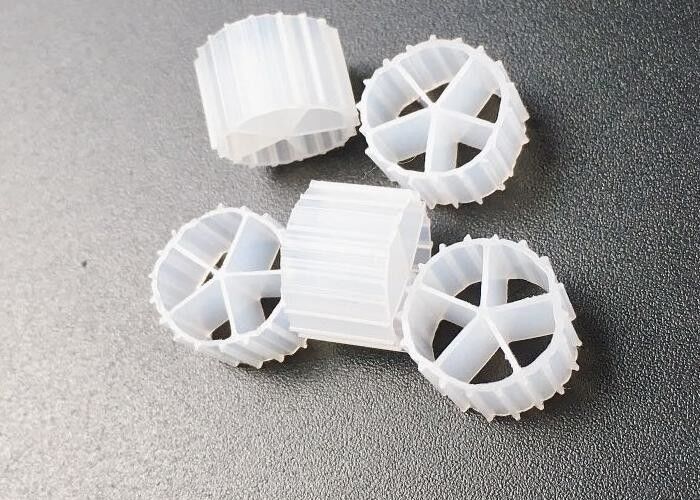 Résistant aux UV HDPE 10*7MM MBBR BIOBALLS procédé IFAS 5 pièces