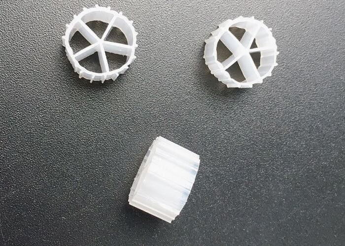 Filtre d'emballage de porte-biofilm Hdpe 10*7mm Ras Élevage de poissons 5 chambres