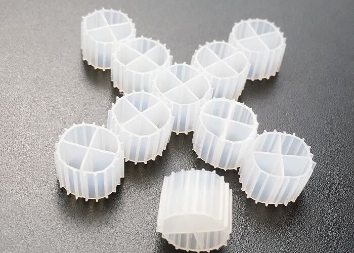 MBBR Biofilter Media Biochips 0,96 - 0,98 g / Cm3 Densité Pour les RAS