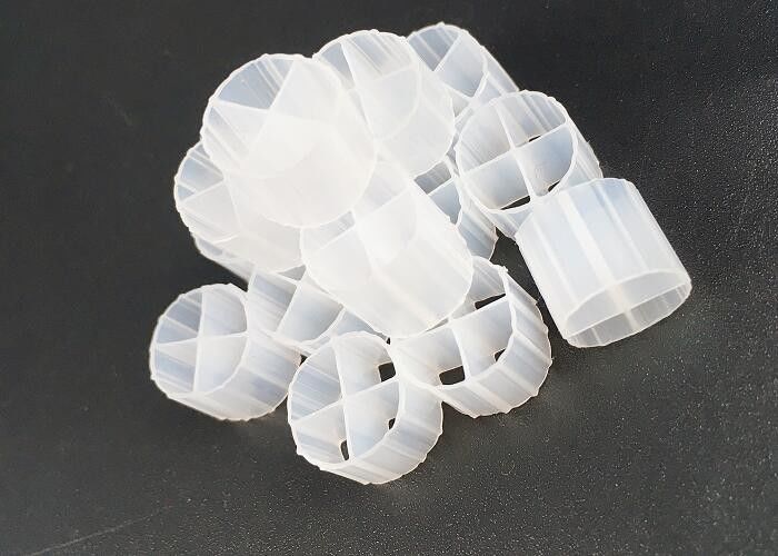 mbbr bio-médias flottants pour le traitement des eaux usées en étang de koi en plastique en hdpe