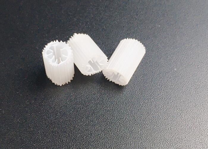 Biocell Filter Media Virgin HIPS Matériau 5*10 mm Taille MBBR Biocell pour étang