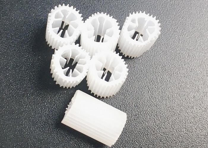 Économiser de l'espace Les médias de filtrage flottant en plastique