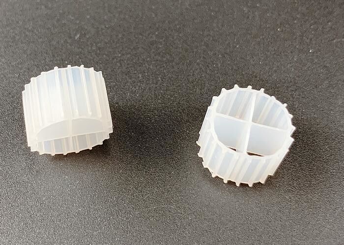 11*7mm MBBR Bio Filter Media K1 avec couleur blanche et matériau vierge HDPE