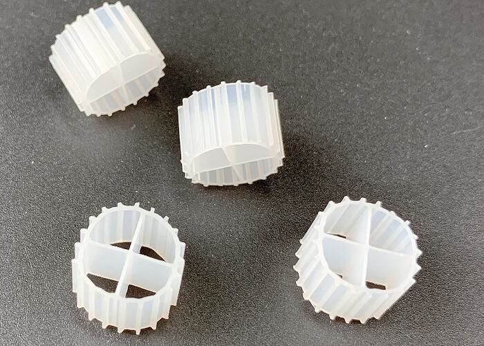 11*7mm MBBR Bio Filter Media K1 avec couleur blanche et matériau vierge HDPE