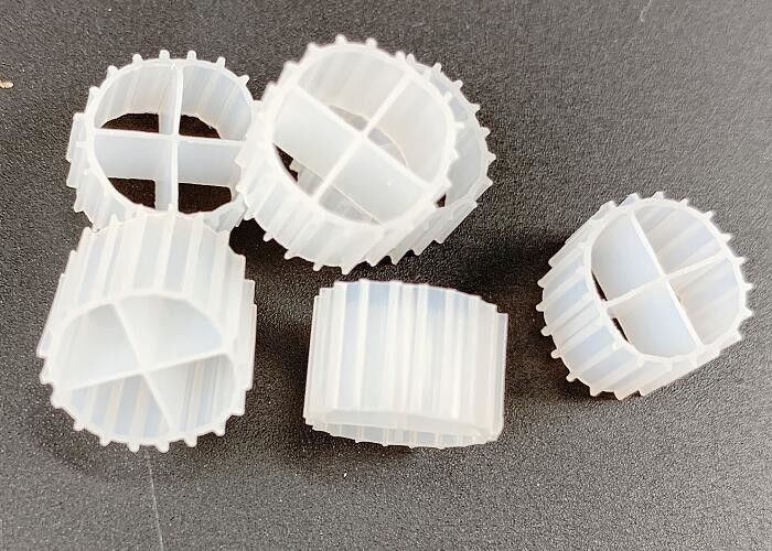 Porteur de biofilm MBBR à couleur blanche avec super décarburation et matériau vierge HDPE