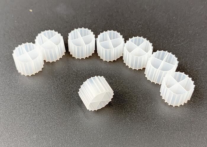 Produits de filtration biologique vierges en HDPE blanc de 11 mm pour la dénitrification