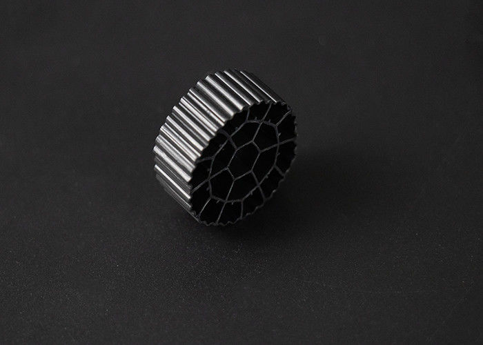 Matériau vierge HDPE MBBR Filtre médias Biofiltre 25mm X12mm Taille 600 m2/m3 Surface