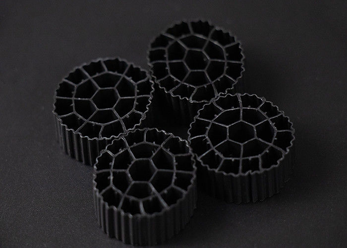 25 mm X 10 mm Taille Filtre plastique Médias vierges HDPE Matériau MBBR Bio boules
