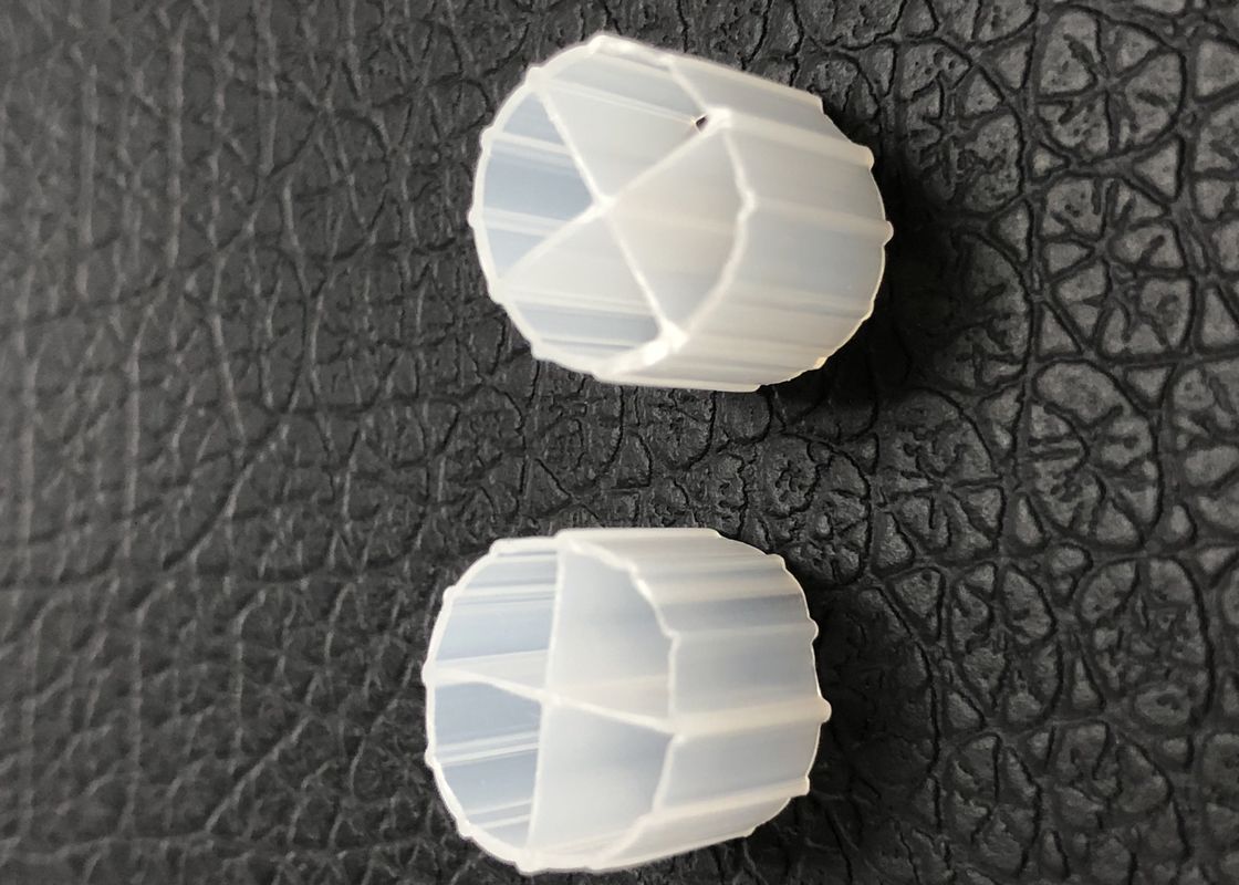 Couleur blanche MBBR Biotransporteur pour réservoir anaérobie avec matériau vierge HDPE et taille 12*9mm