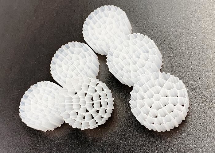 Équipement d'aération des médias biologiques en plastique IFAS MBBR K1 Filtre médias Blanc Couleur
