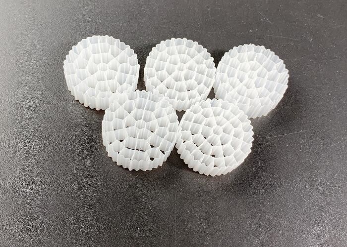 Biotubes Biopipe Bio boules Biocell Filtre médias de couleur blanche Matériau HDPE