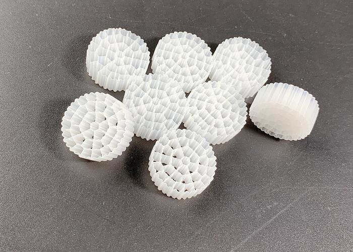 Couleur blanche SBR traitement de l'eau de procédé MBBR Filtre de médias ROHS REACH